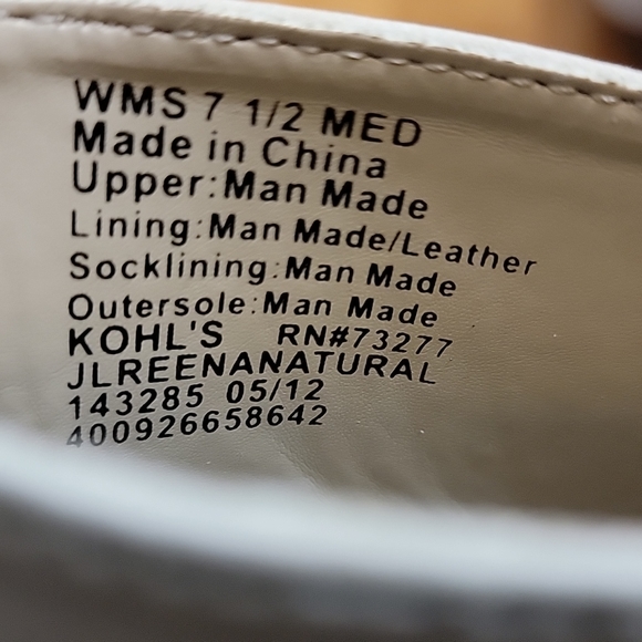 Jennifer Lopez Cream Wedge Bootie size 7.5 medium (light use) - Picture 8 of 8